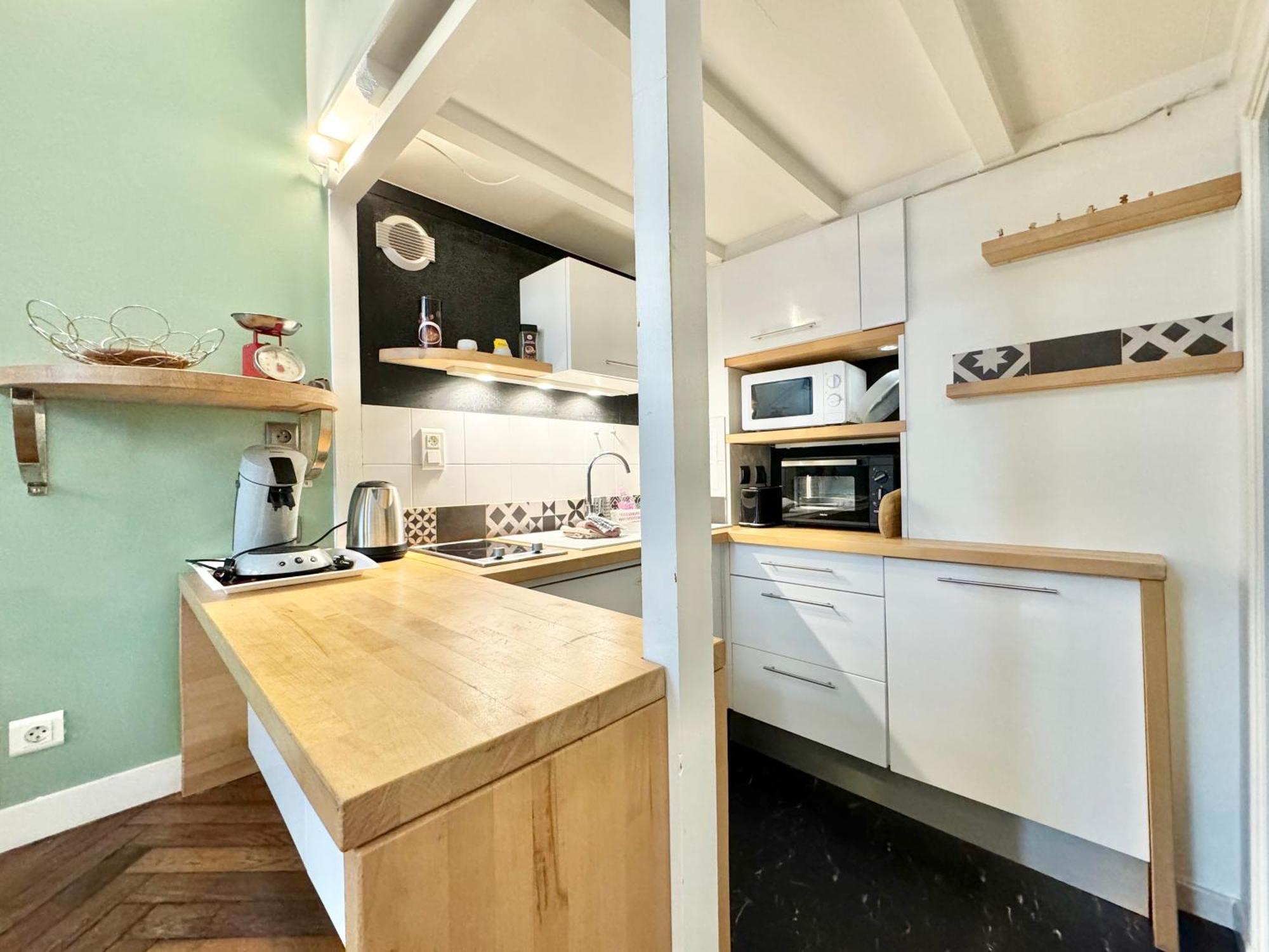 Le Noir Bois Et Blanc - Studio - Wifi - Centre Ville - Entree Autonome Quimper Eksteriør bilde