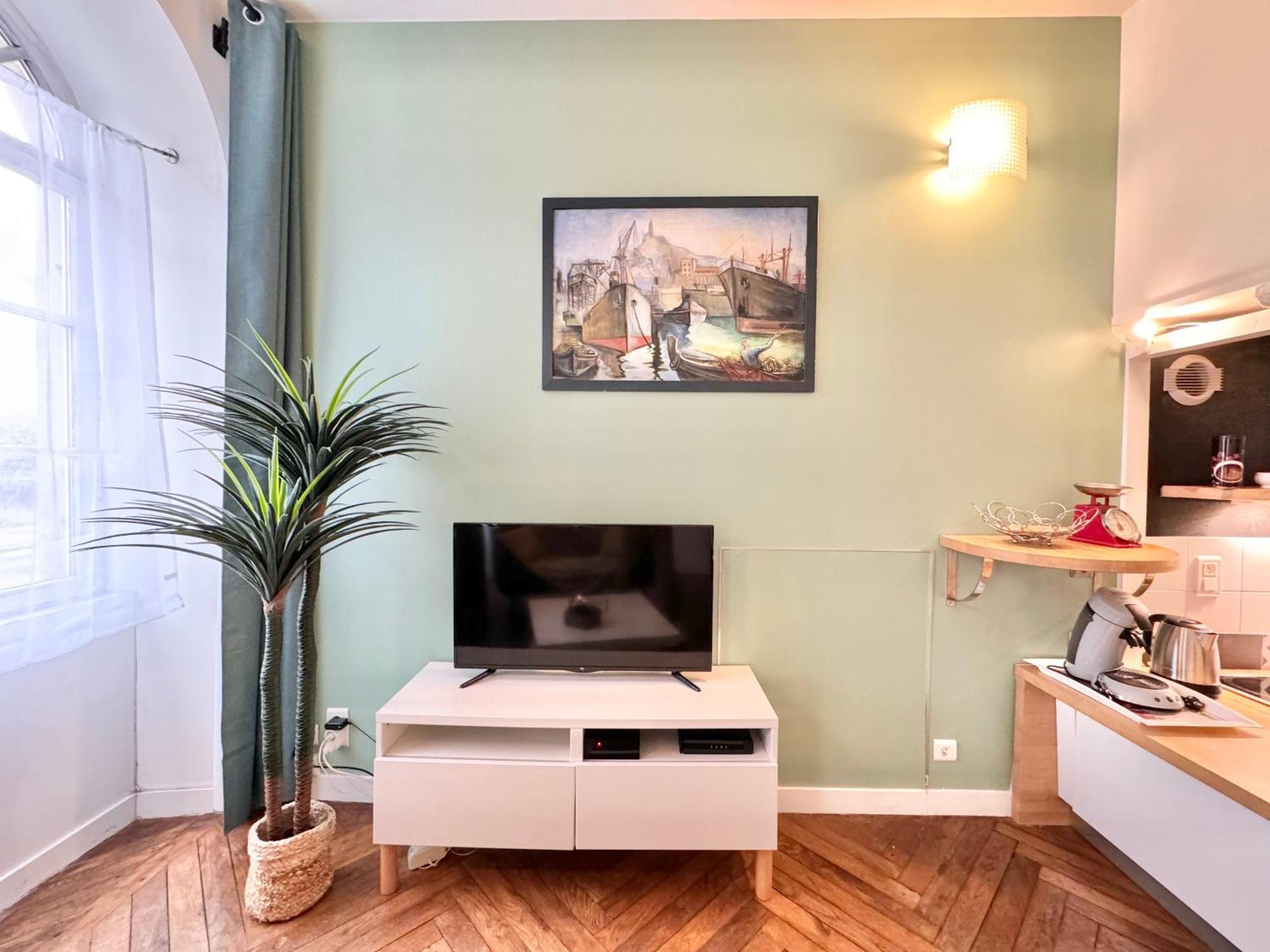 Le Noir Bois Et Blanc - Studio - Wifi - Centre Ville - Entree Autonome Quimper Eksteriør bilde